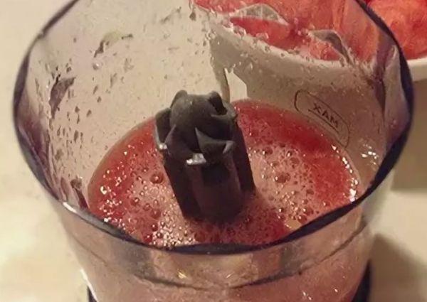 pastèque dans un mixeur