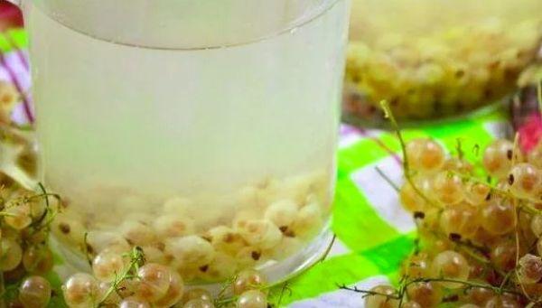 ผลไม้แช่อิ่มลูกเกด