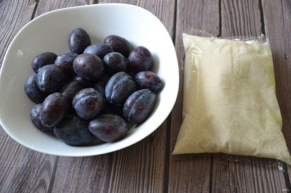 ลูกพลัมและน้ำตาล