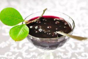 TOP 4 des recettes pour faire de la confiture d'aronia aux feuilles de cerisier pour l'hiver