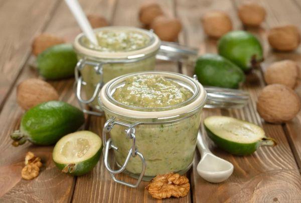 เฟยโจอาใส่ถั่ว