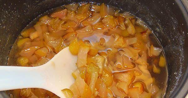 ลูกแพร์ในหม้อหุงช้า