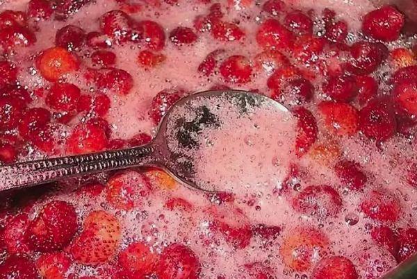 แยมสตรอเบอร์รี่