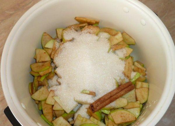 pommes à la cannelle
