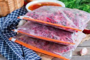 5 สูตรเด็ดสำหรับทำน้ำสลัดบีทรูทบอร์ชท์แช่แข็งสำหรับฤดูหนาว