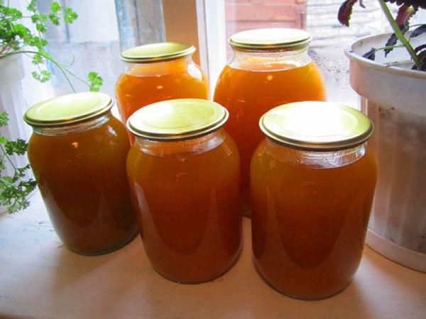 เครื่องดื่มแอปเปิ้ลและฟักทอง