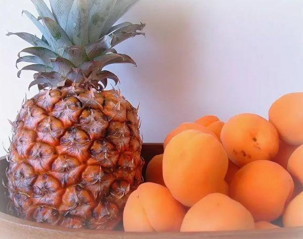 สับปะรดและส้ม