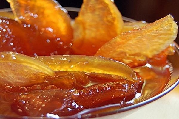 tranches sur une assiette