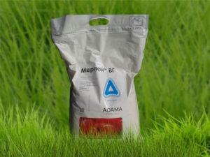คำแนะนำในการใช้และการผสมสารฆ่าเชื้อรา Merpan อัตราการใช้และสารประกอบที่คล้ายกัน