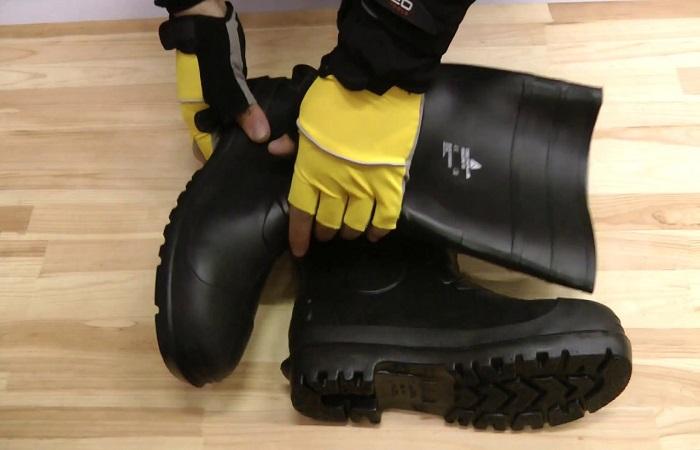 รองเท้าบูทยาง