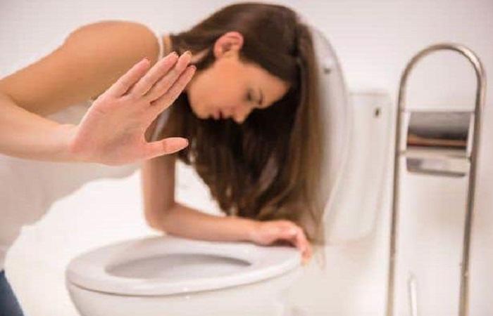 เด็กสาวถูกวางยาพิษ