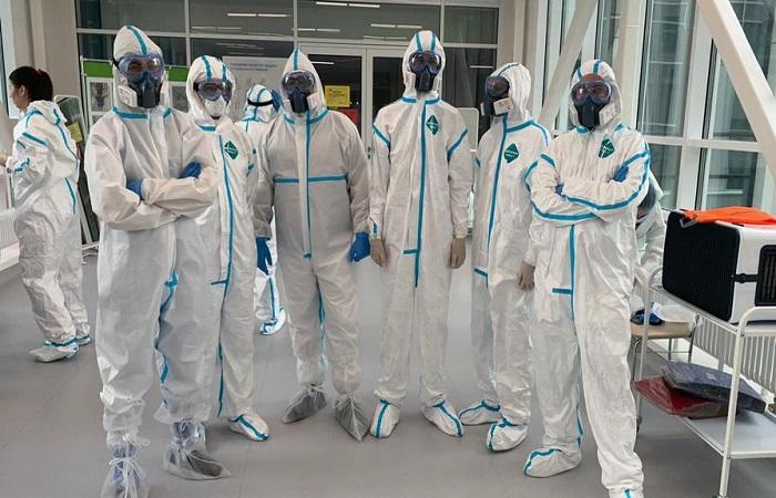 คนงานในชุดสูท