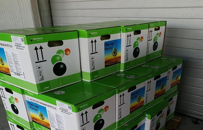 กล่องในโกดัง