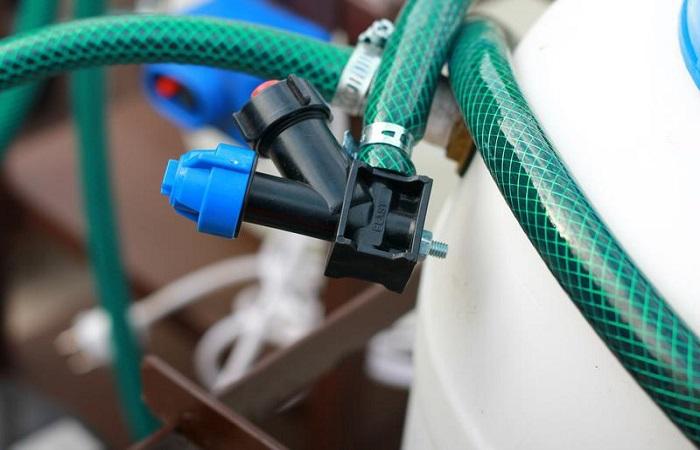 ของเหลวผ่านท่อ