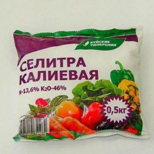 องค์ประกอบและมวลโมลาร์ของโพแทสเซียมไนเตรต สูตรและการนำไปใช้เป็นปุ๋ย