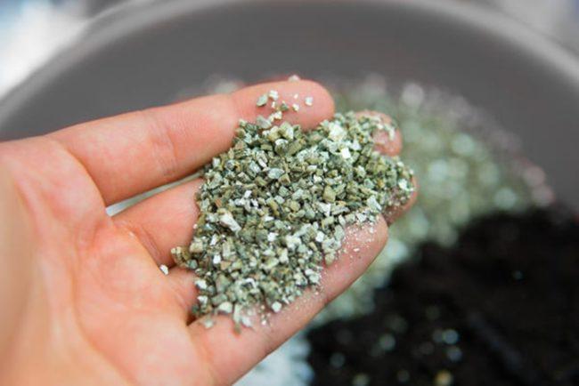 เวอร์มิคูไลต์