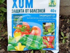 คำแนะนำและชื่อของสารที่มีส่วนผสมของทองแดงสำหรับฉีดพ่นพืช